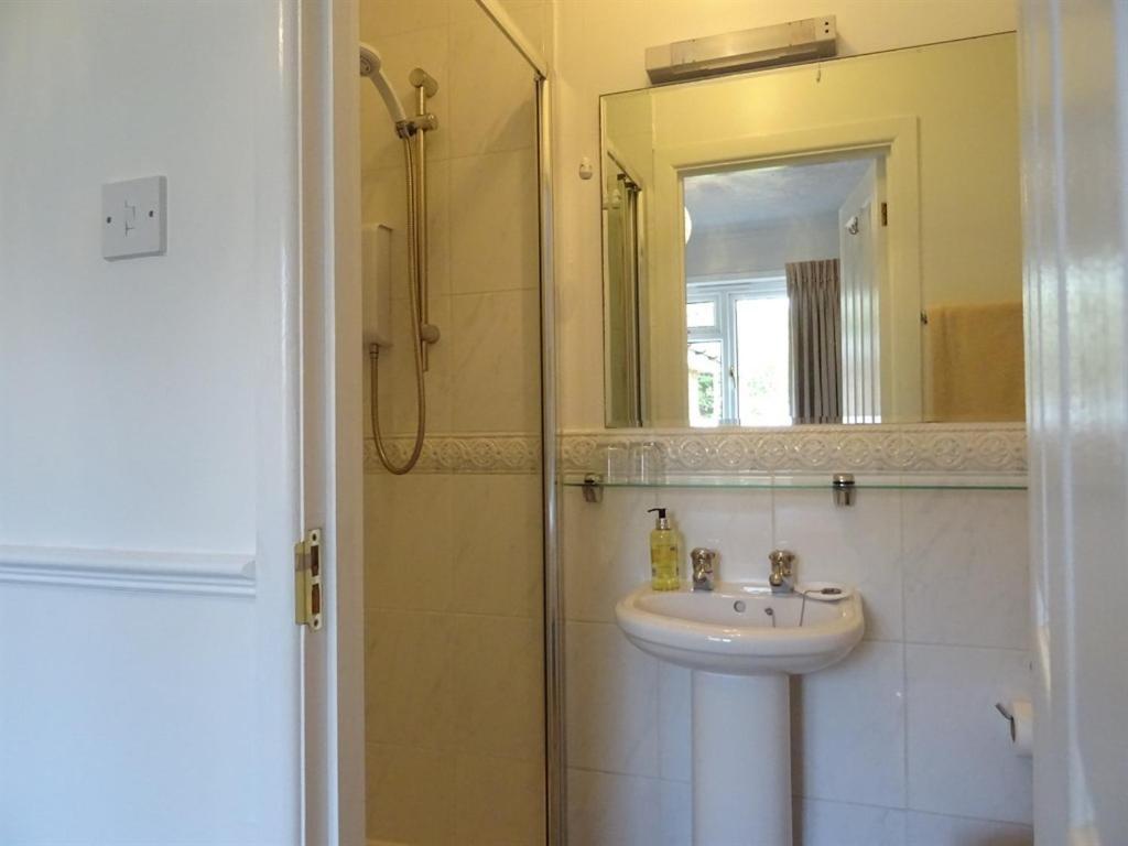 Honey Lodge Broadstone Esterno foto