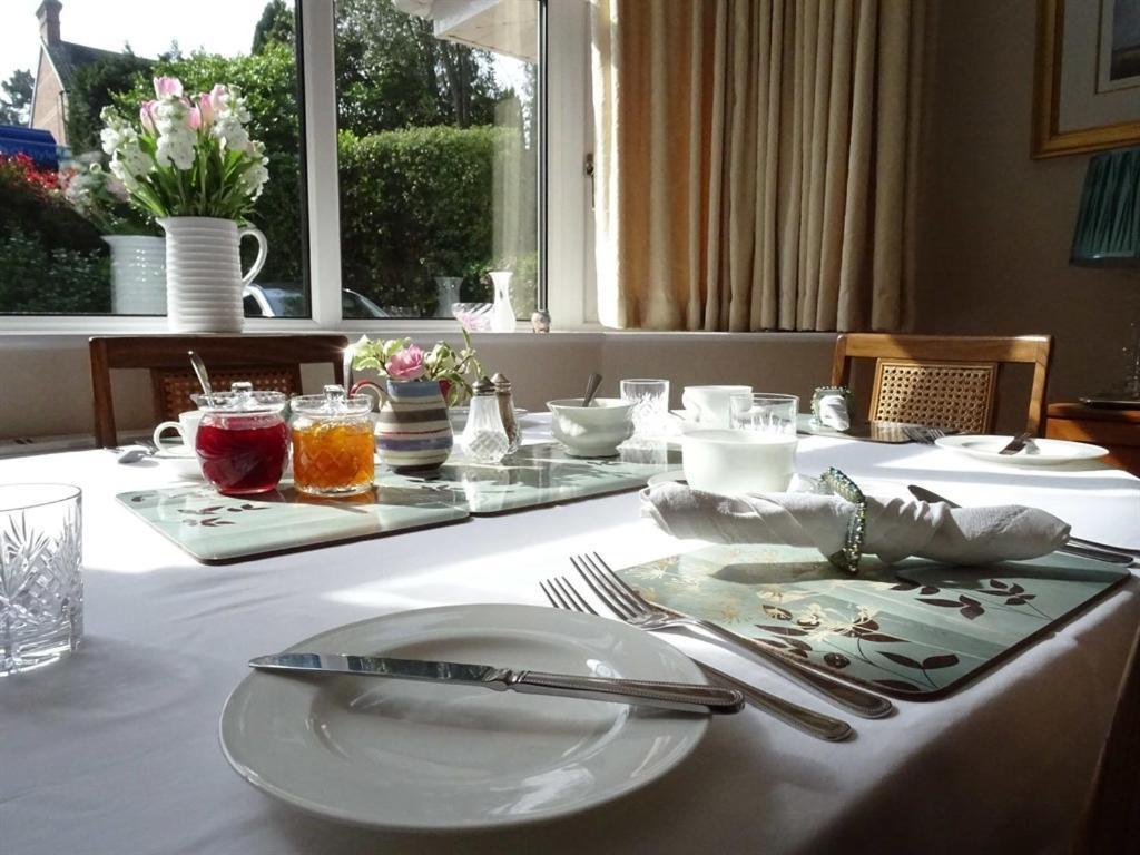 Honey Lodge Broadstone Esterno foto