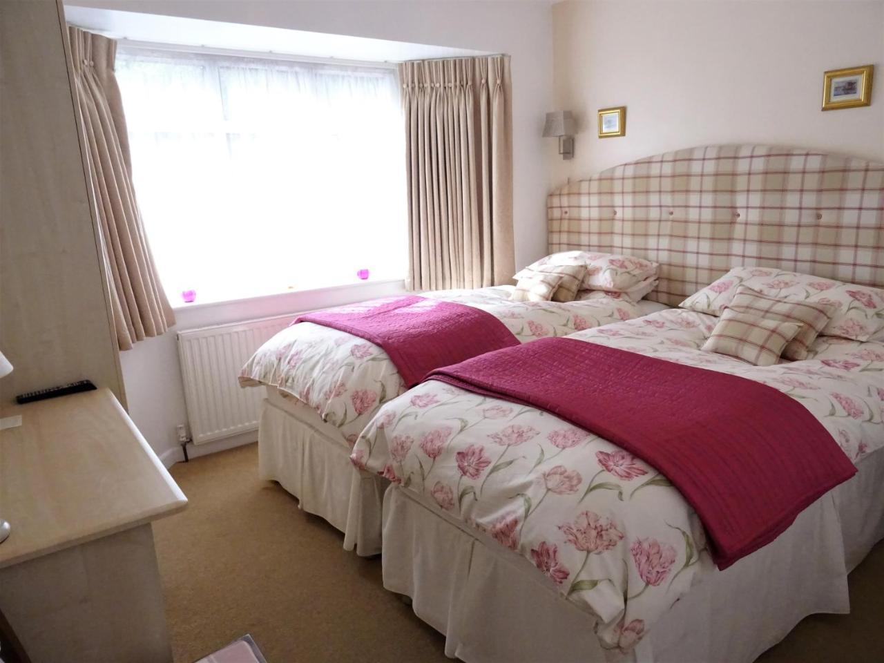Honey Lodge Broadstone Esterno foto